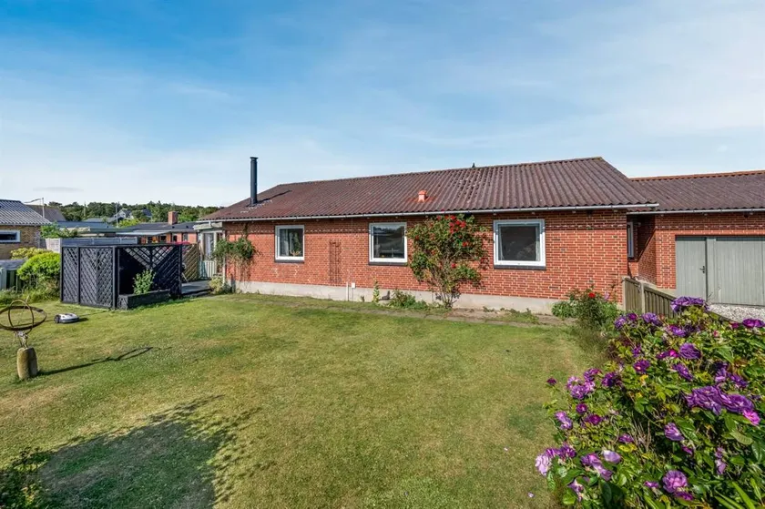 Holiday home with terrace | Pets are welcome - Image 1