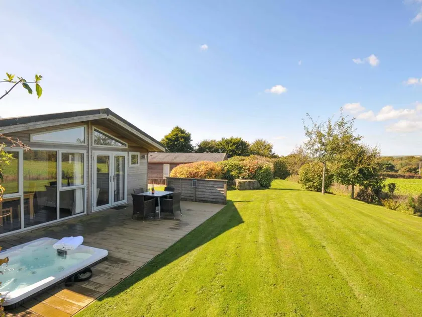 Landhaus mit Garten, Whirlpool und Terrasse - Image 1
