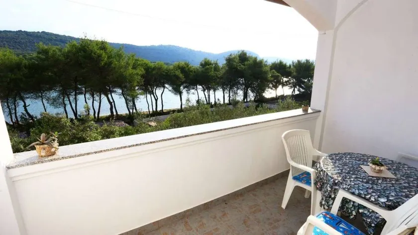 Holiday apartment with terrace & barbecue | Sea view | Dogs allowed - Image 1