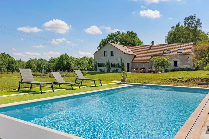 Casa rural apta para familias con terraza, piscina climatizada y barbacoa | Vistas al jardín | Ideal para trabajar remoto | Se admiten mascotas - Image 1