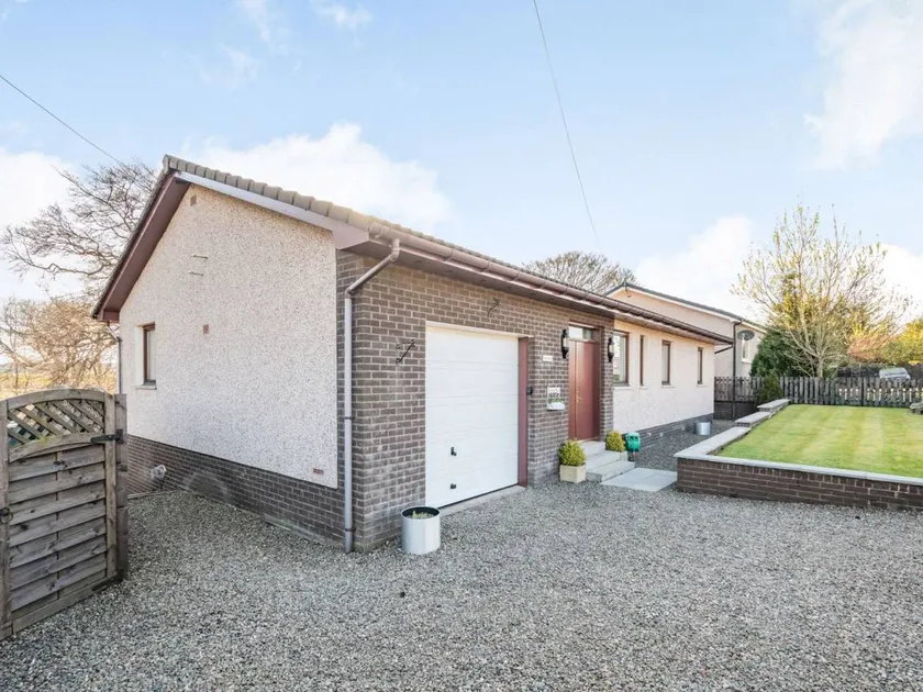 Child-friendly charming cottage with garden | Dogs allowed - Image 1