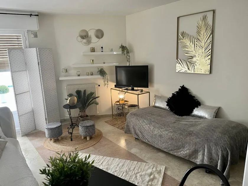 Nice studio with terrace | Next to the beach - Image 1