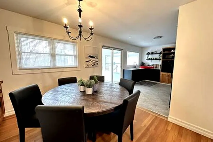 Charming Bungalow with Screened Porch in Kingston, Nova Scotia - Image 1