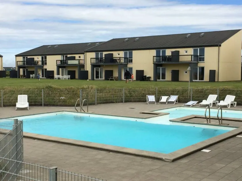Children-friendly flat with terrace & pool | Close to the beach - Image 1