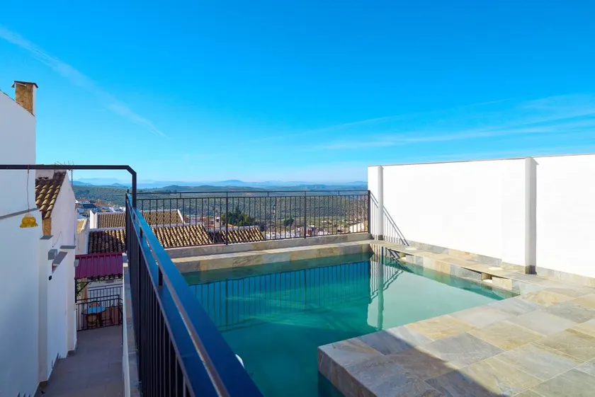 Ferienhaus mit Terrasse, Grill und privatem Pool | Stadtblick - Image 1