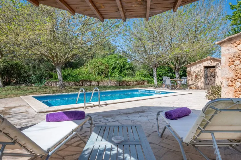 House with garden, terrace & private pool - Image 1