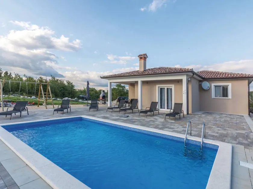 Magnífica casa vacacional totalmente equipada con piscina | Acepta mascotas - Image 1