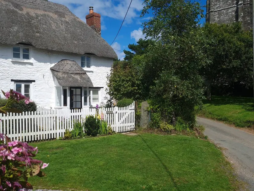 Family-friendly nice cottage with garden & barbecue | Beach view | Pet-friendly - Image 1