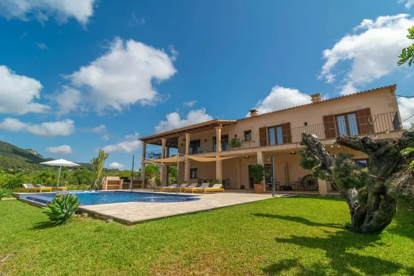 Villa with barbecue - Image 1