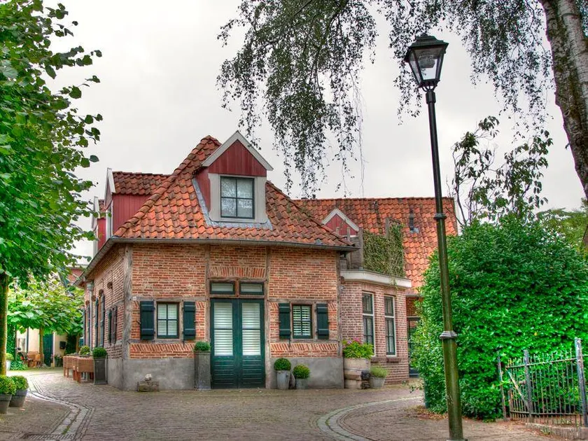 Family-friendly charming house with garden & terrace - Image 1