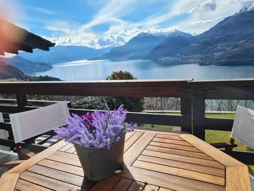 House with jacuzzi, garden & terrace | Lake view | Perfect for remote work - Image 1