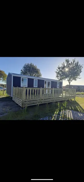 Chalet with pool, barbeque & terrace | Lake view - Image 1