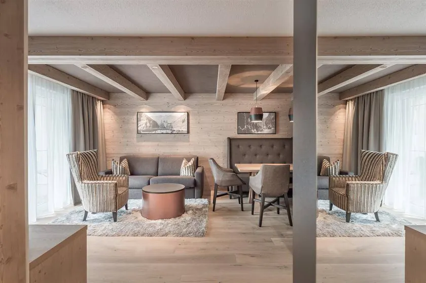 Aparthotel with terrace, heated pool & hot tub | Suitable for remote work - Image 1