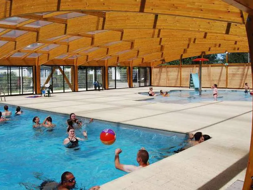 Mobile home with terrace & heated pool - Image 1