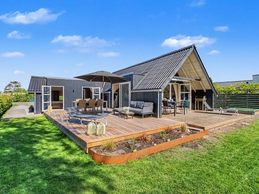 House with garden, sauna & terrace - Image 1