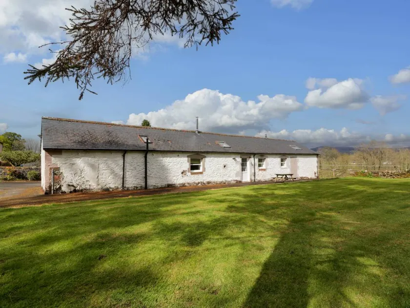 Fully equipped pleasant cottage with garden | Dogs allowed - Image 1