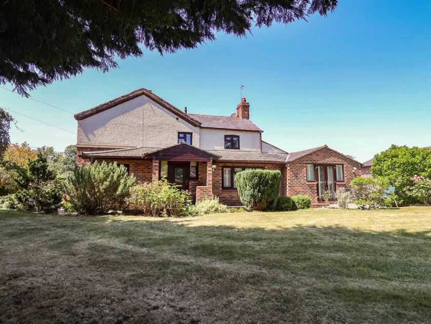 Child-friendly cottage with garden - Image 1
