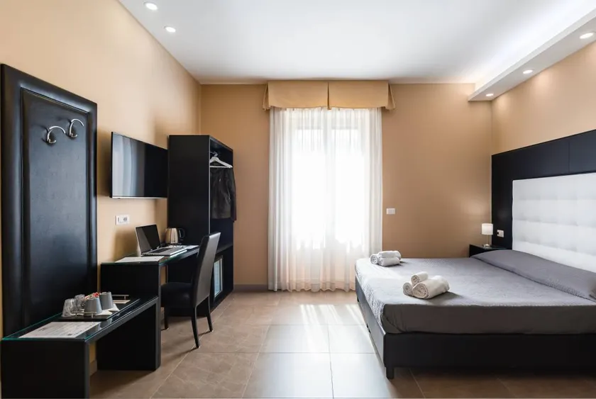 Charming bed and breakfast | Next to Naples Cathedral - Image 1