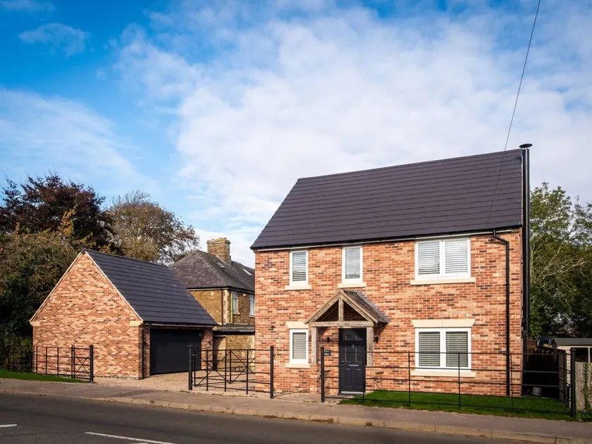Family-friendly cottage with garden & jacuzzi | Dogs allowed - Image 1