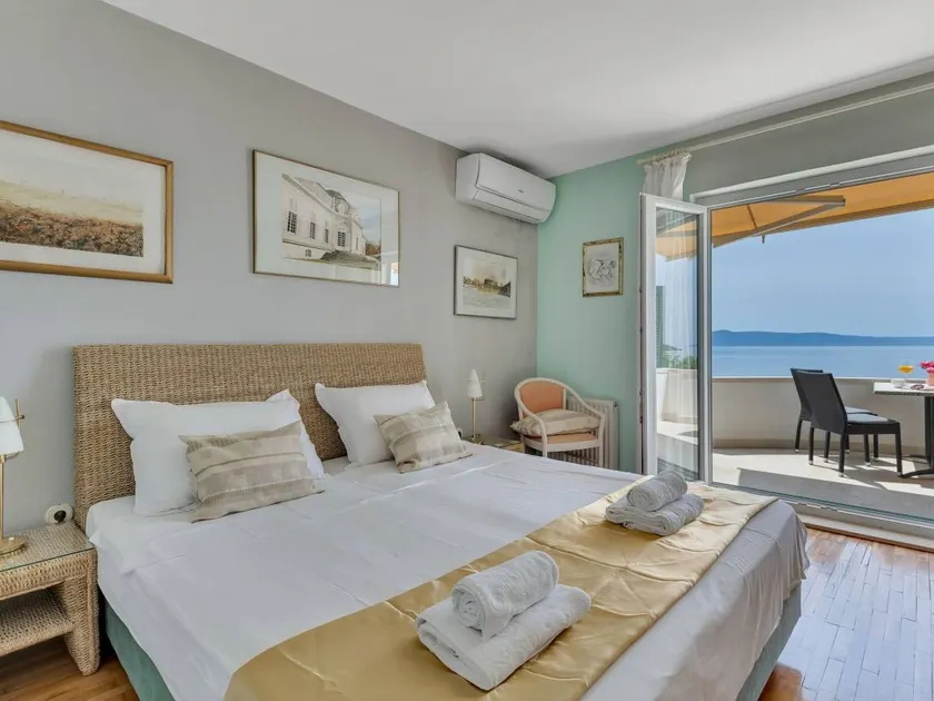 Child-friendly beautiful holiday apartment with terrace, garden & BBQ | Close to the beach - Image 1
