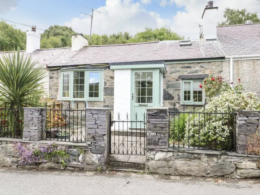 Cottage avec jacuzzi et jardin - Image 1