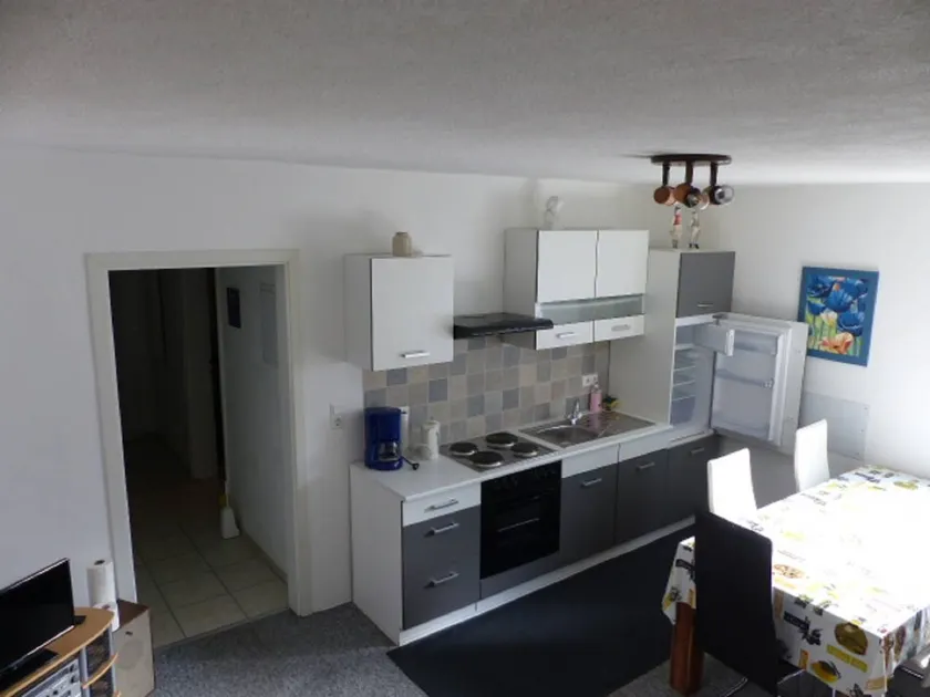 Apartment with terrace - Image 1