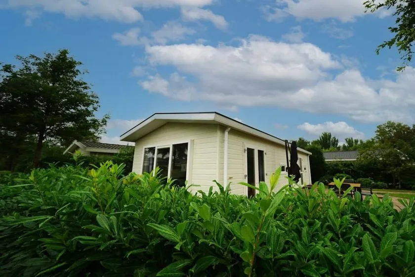 Nice house with terrace & garden - Image 1