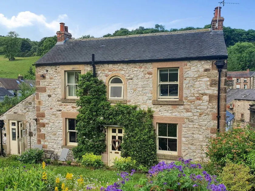 Cottage with garden - Image 1