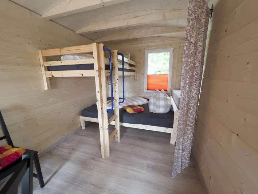 Mobile home with garden & terrace - Image 1