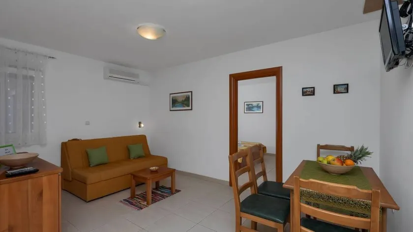 Holiday apartment with BBQ | Sea view - Image 1