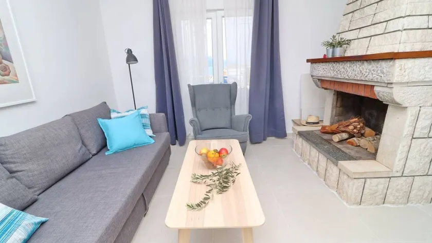 Fully equipped holiday home with barbecue & terrace | Sea view | Next to the beach - Image 1