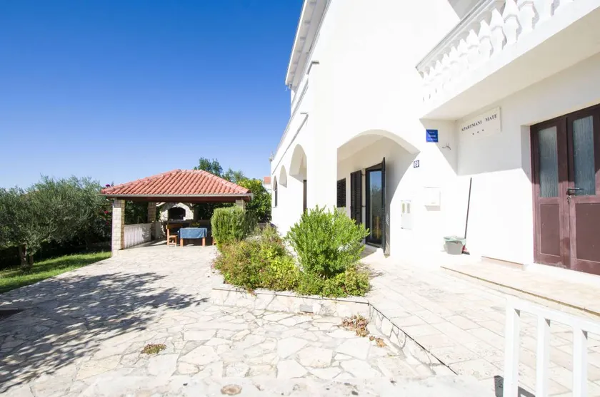 Holiday apartment with BBQ | Sea view - Image 1