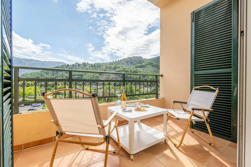 Apartment with terrace | Mountain view | Beach nearby - Image 1