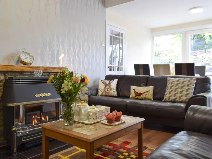 Family-oriented cottage with garden | River view | Pet-friendly - Image 1