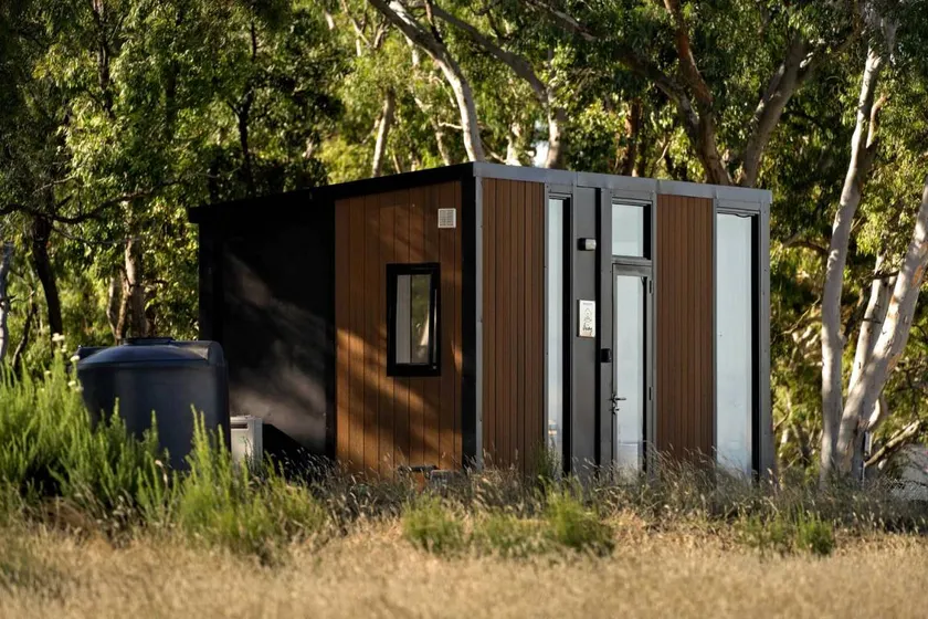 Peaceful Pet-Friendly Tiny House Surrounded by Natural Beauty for a Relaxing Getaway in Pomeroy, New South Wales - Image 1