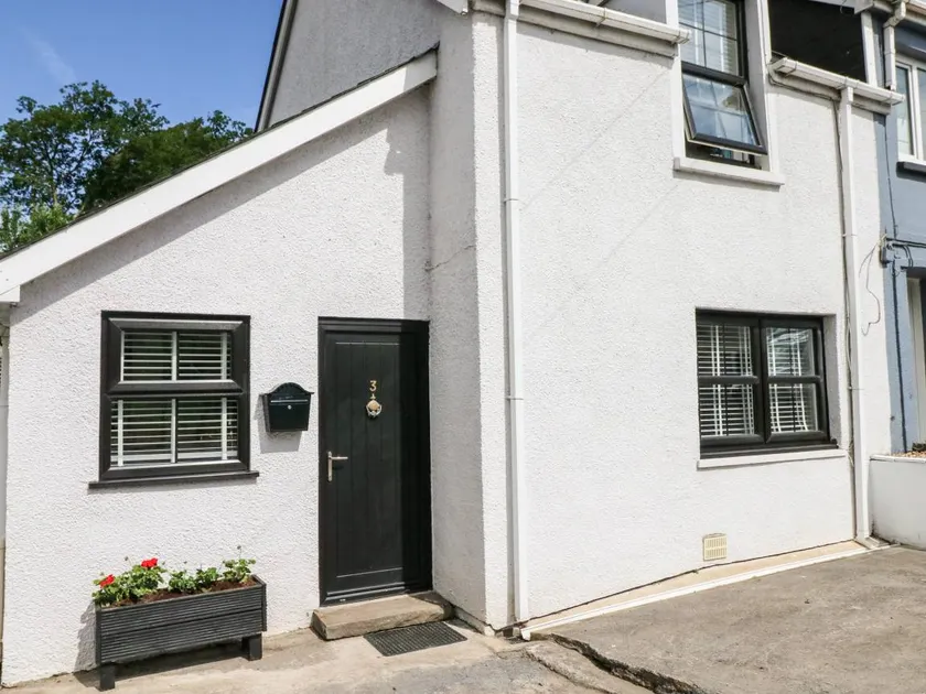 Fully equipped cottage | Beach view | Dogs allowed - Image 1