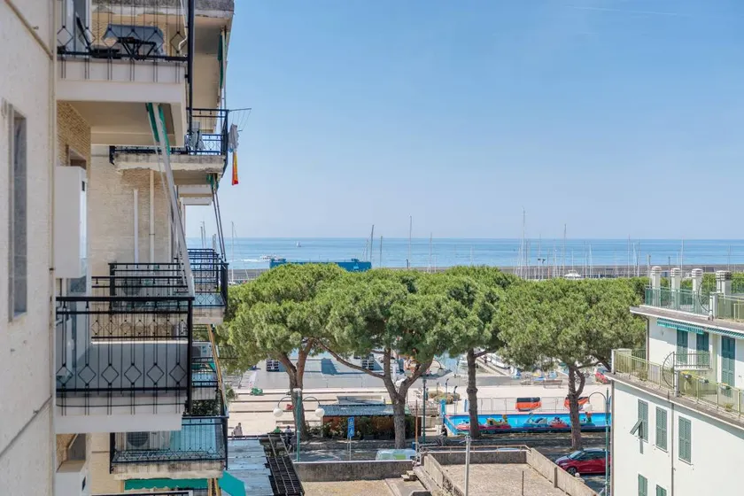 Apartment | Sea view | Perfect for remote work - Image 1
