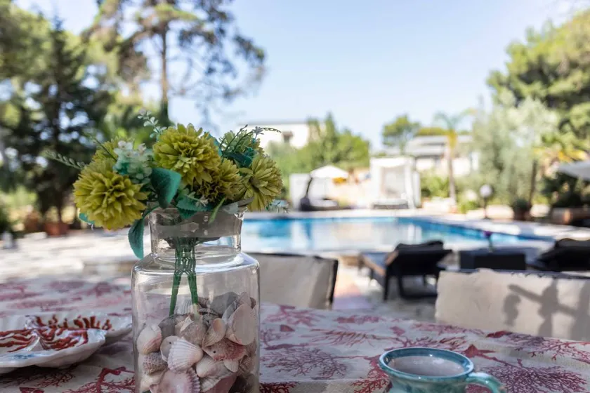 Villa 'Sole con Piscina e Sauna' with Shared Pool, Wi-Fi, and Air Conditioning - Image 1