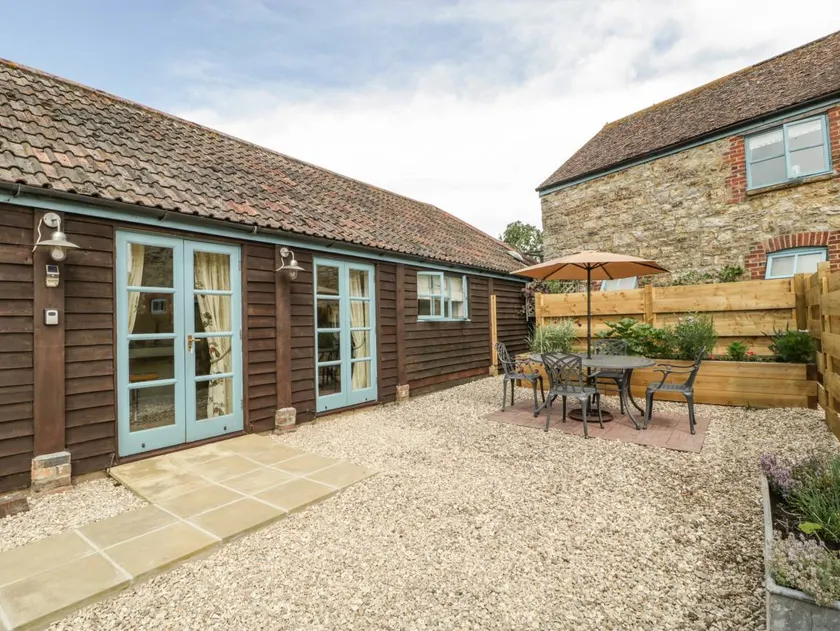 Cottage with garden - Image 1
