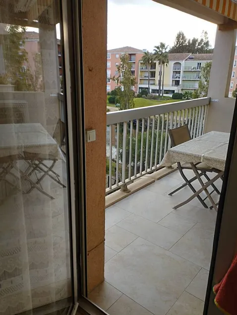 Appartement de vacances entièrement équipé avec terrasse | Plage à proximité - Image 1