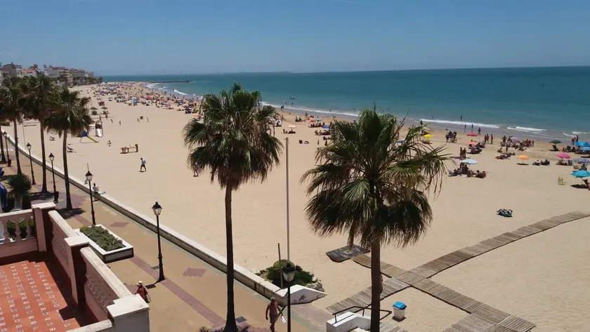 Fully equipped apartment with garden | Beach view | Next to the beach | Perfect for remote work - Image 1