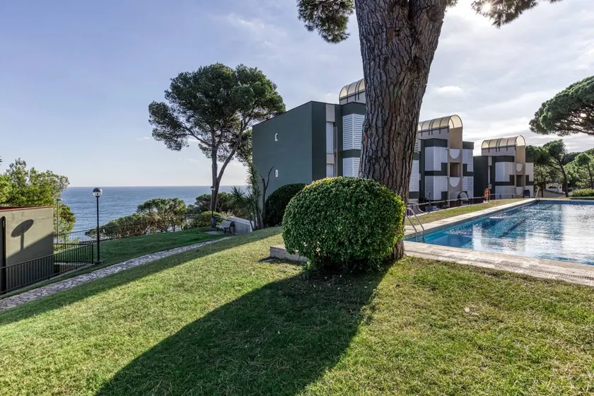 Spain: Quiet 3-Bedroom Apartment, Pool & Garden Near Beach - Image 1