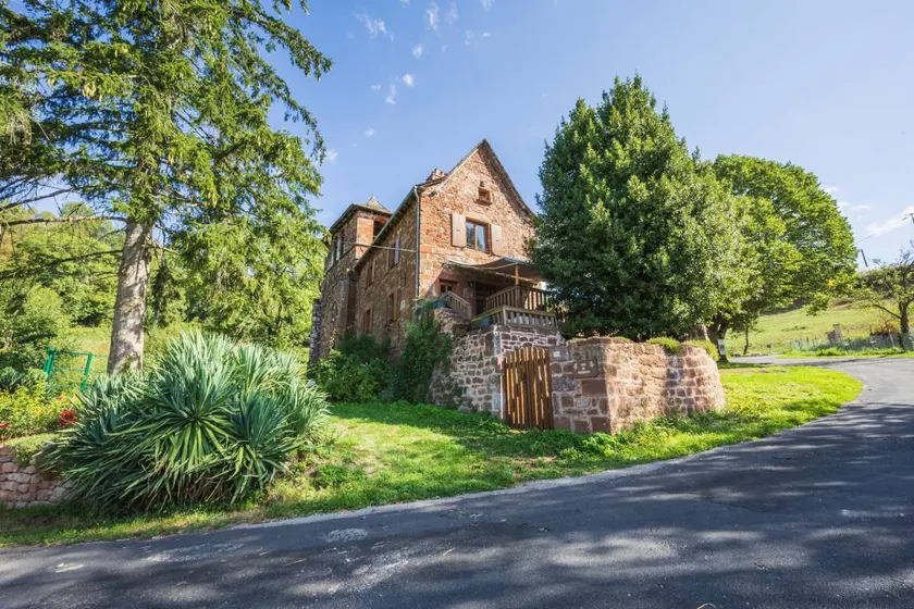 Cottage with terrace, barbecue & garden | Lake view - Image 1