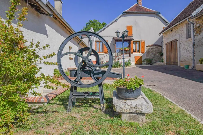 Gite with garden, barbeque & terrace - Image 1