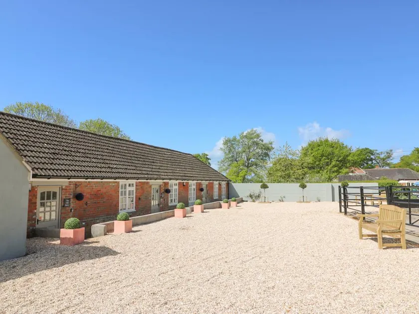 Lovely cottage with garden | Pets allowed - Image 1