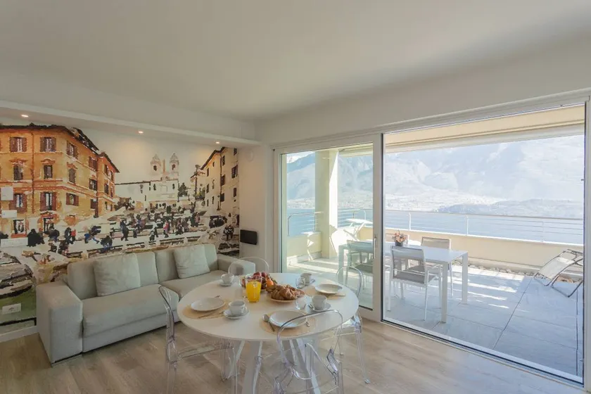 Apartment with terrace, pool & sauna | Lake view - Image 1