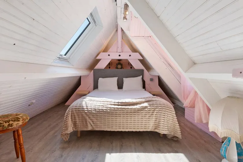 Bed and Breakfast 'Annexe' with Shared Pool, Wi-Fi and Air Conditioning - Image 1