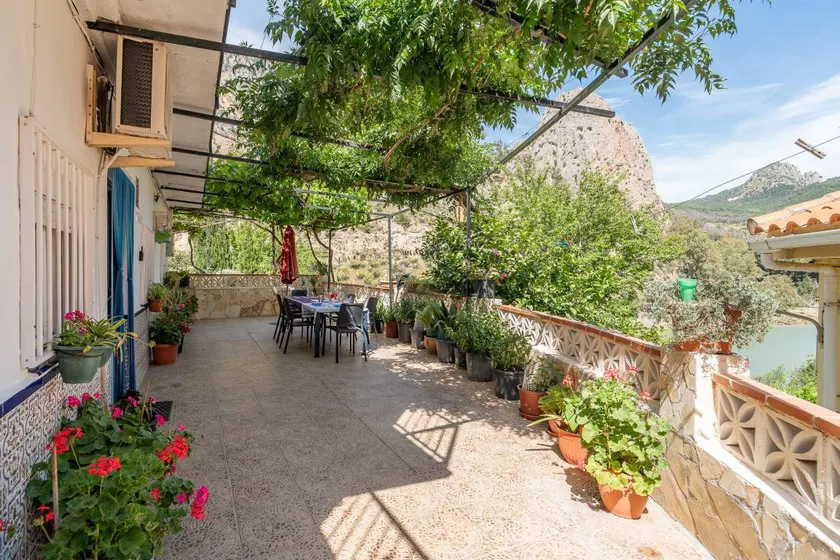 Cottage with garden & terrace | Mountain view - Image 1