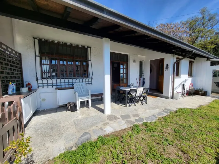House with garden - Image 1