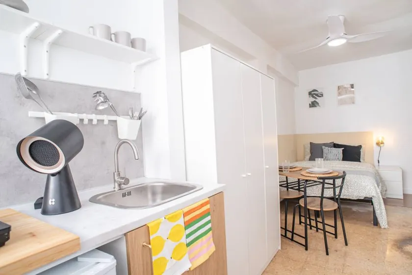 Charming dedicated room - Image 1
